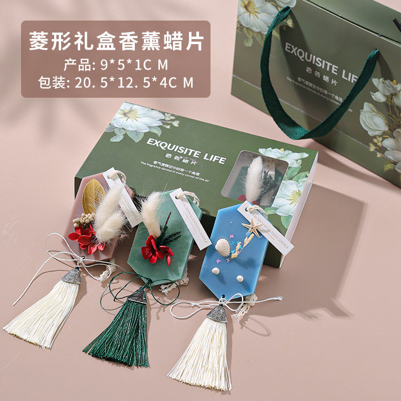 Diamond-shaped aromatherapy wax tablets